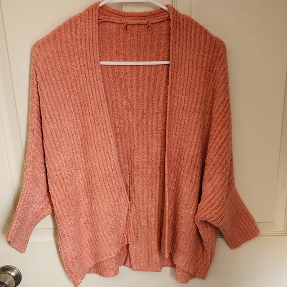 Barefoot Dreams Sweaters - Barefoot Dreams Cozychic Lite Knit in Coral, Size S/M